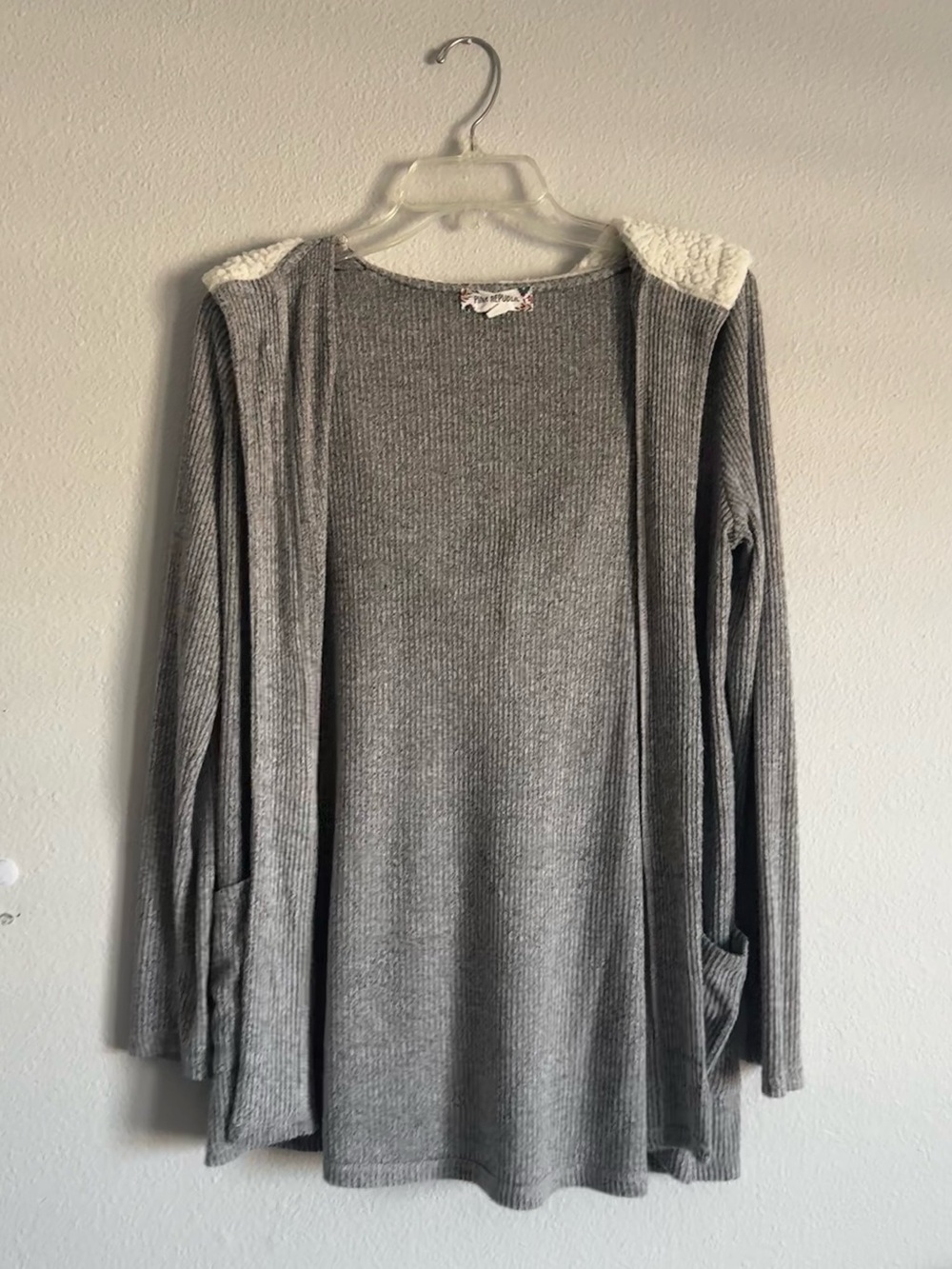 Pink Republic gray ribbed sweater with sherpa-texture hood